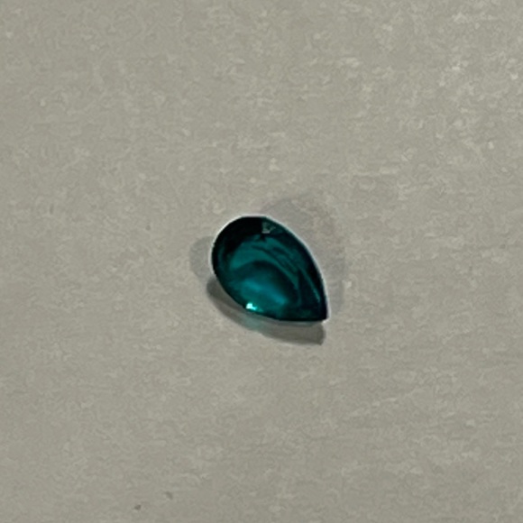Blue Green LAB CREATED 1/2 carat Pear Shaped SYNTHETIC (loose) Emerald. - Picture 6 of 6
